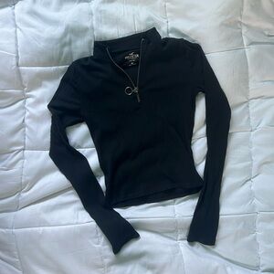 Hollister black slim long sleeve T. XS.